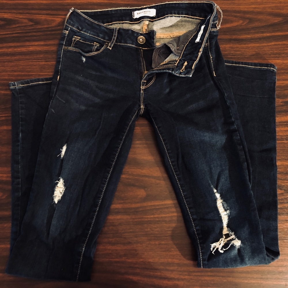 Bullhead Black Dark-wash Distressed Skinny Jeans